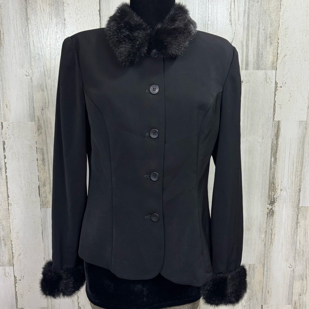 Amanda Smith Black Fur-Trimmed Blazer‎
